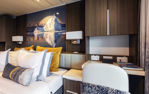 AE Expeditions, SYLVIA EARLE, Junior Suite 705, Richard IAnson-7